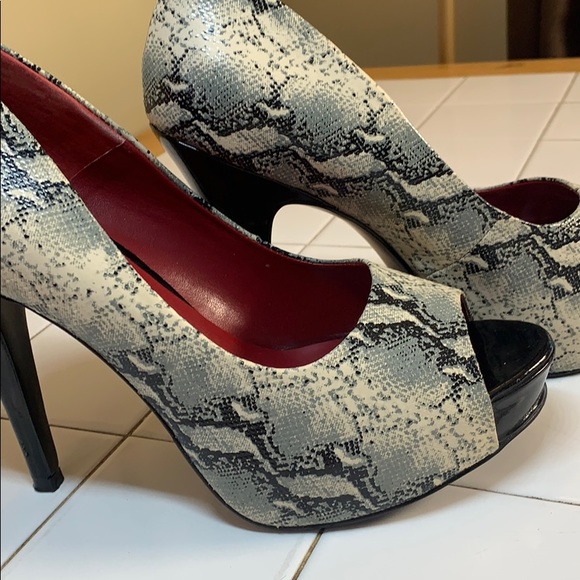 Python platform pumps - Picture 2 of 6